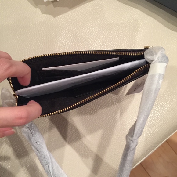 Coach corner zip wristlet in Signature Canvas wallet brand new in gift envelope - Picture 4 of 5